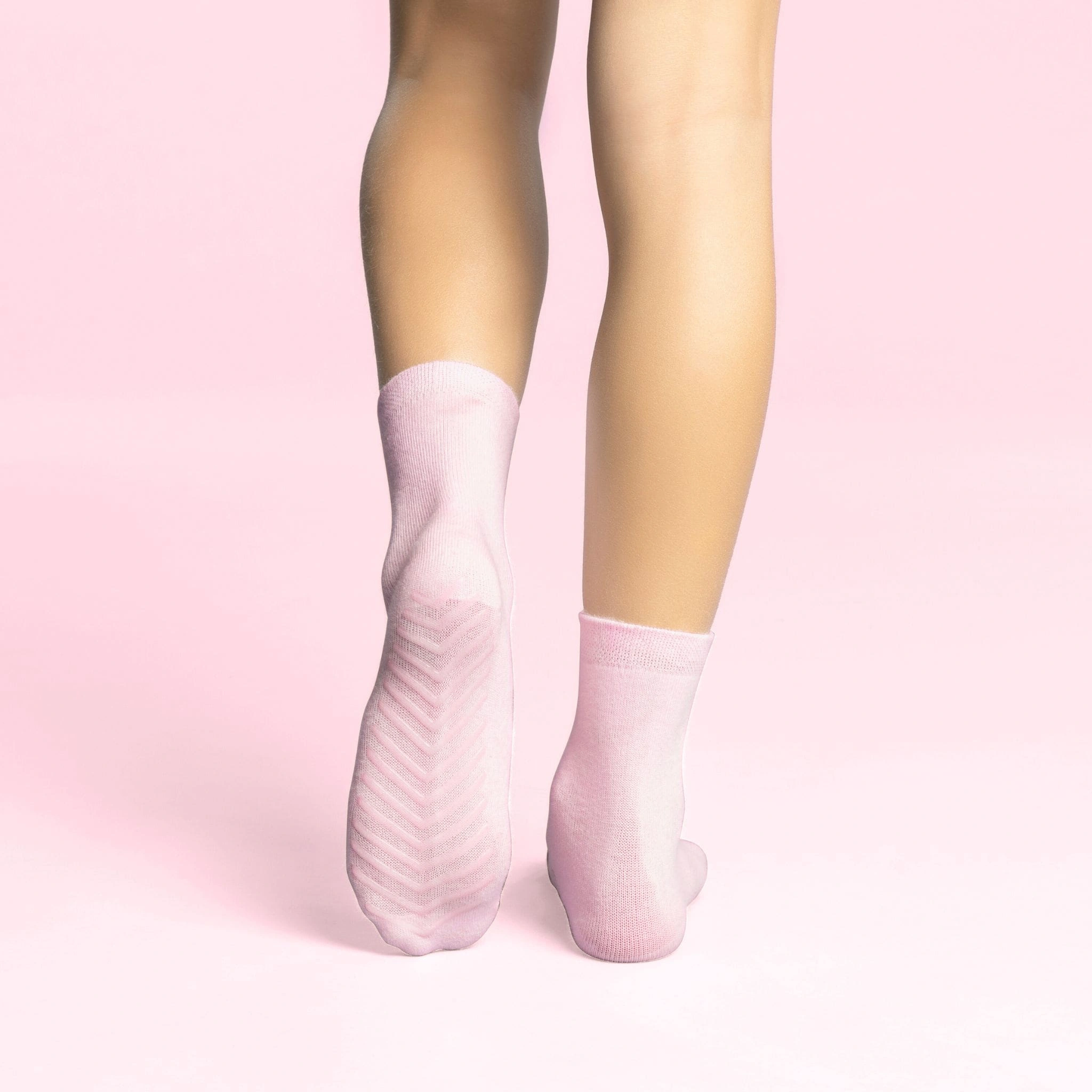 Cozy Feet Squad: Grip Crew Socks for Your Little Explorers! 4-Pack Fun!